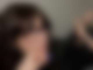 Live cam show with Thea - Glasses on Hubzter Live