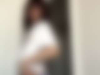 Live cam show with Thea - Shaved on Camsoda