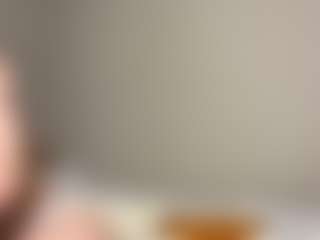 Live cam show with Thea - Gamer on Camsoda