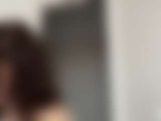 Live cam show with Thea - Shaved on Camsoda