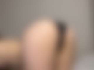 Live cam show with Thea - Moaning on sexylive.show