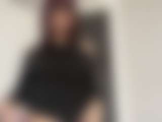Live cam show with Thea - Belly on Camsoda