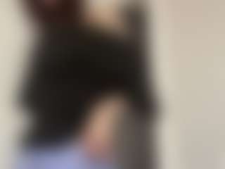 Live cam show with Thea - Shaved on Camsoda