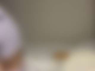 Live cam show with Thea - Glasses on 1on1-livenow