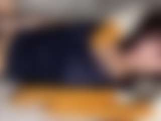 Live cam show with Thea - Shaved on Camsoda
