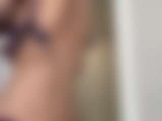Live cam show with Thea - Mouth on Cam Slut