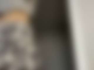 Live cam show with Thea - Glasses on fuklive.com