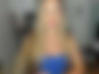 Live cam show with delightCoralie - Green Eyes on Mixed Magazine Live