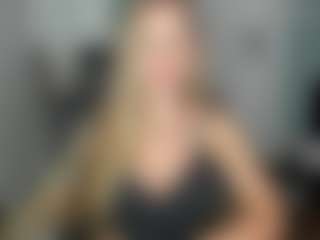 Live cam show with delightCoralie - Cuckold on Gym Cam Girls