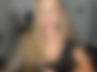 Live cam show with delightCoralie - Green Eyes on madthumbs