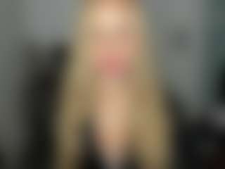 Live cam show with delightCoralie - Blonde Hair on EXY