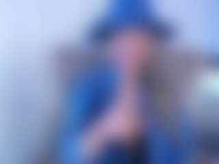 Live cam show with BlondeHotMilf Liiana - Green Eyes on Streamer API
