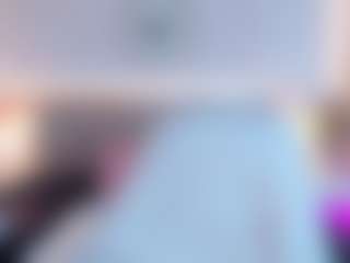 Live cam show with Megan Charles - Curvy Teen (18+) on Camiplay Live
