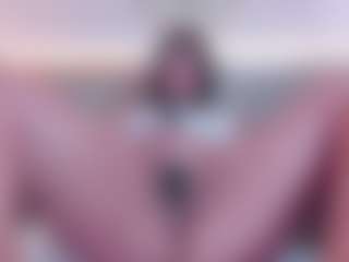 Live cam show with Megan Charles - Lovense Teen (18+) on StripNow