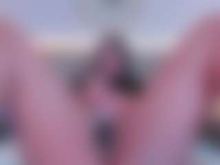 Live cam show with Megan Charles - Fingering on Camsoda