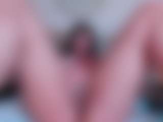Live cam show with Megan Charles - Curvy Teen (18+) on sexytreat.net