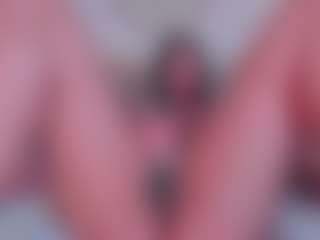 Live cam show with Megan Charles - Bikini on AdultVida.com