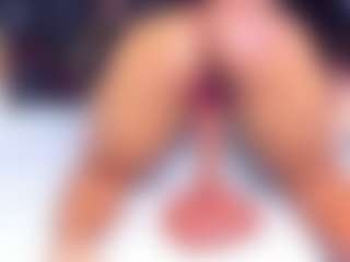 sara-tompsonn's Live Sex Cam Show