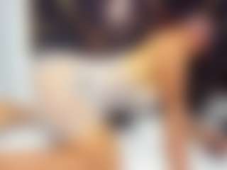 Live cam show with sara-tompsonn - Lovense on Uber Horny