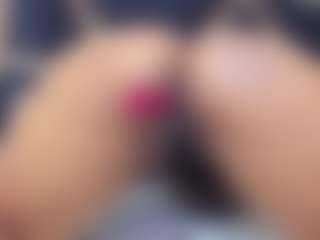 sara-tompsonn's Live Sex Cam Show