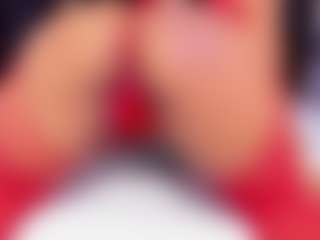 Live cam show with sara-tompsonn - Handjob on Milfs Live