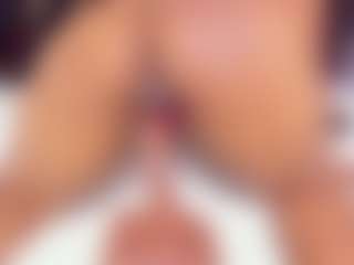 Live cam show with sara-tompsonn - Big Tits Dildo on CamClone