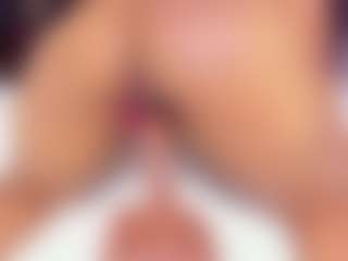 sara-tompsonn's Live Sex Cam Show