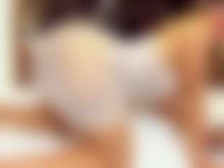 Live cam show with sara-tompsonn - Public BBW on AdultVida.com