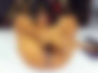 sara-tompsonn's Live Sex Cam Show