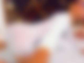 sara-tompsonn's Live Sex Cam Show