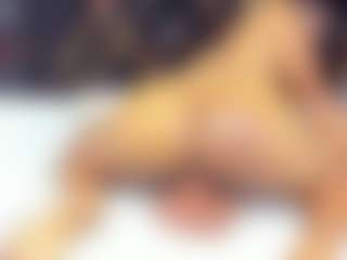 Live cam show with sara-tompsonn - Fingering on AdultVida.com