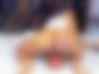 sara-tompsonn's Live Sex Cam Show