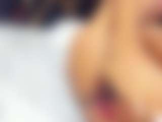 sara-tompsonn's Live Sex Cam Show