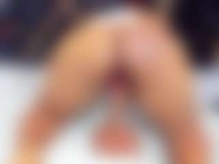 sara-tompsonn's Live Sex Cam Show