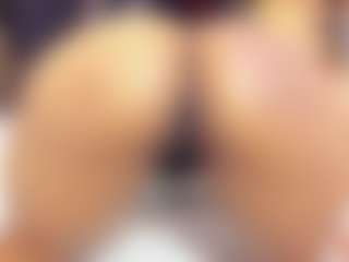 Live cam show with sara-tompsonn - Cowgirl on Camsoda