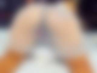 Live cam show with sara-tompsonn - Big Tits Small Tits on SinfulBabes