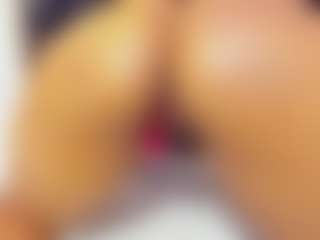 sara-tompsonn's Live Sex Cam Show