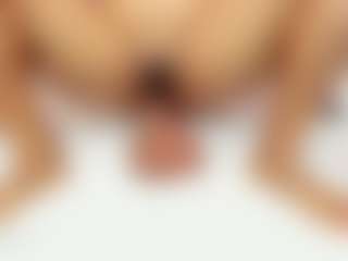 sara-tompsonn's Live Sex Cam Show