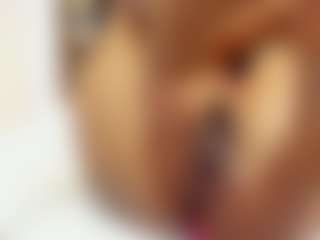 sara-tompsonn's Live Sex Cam Show