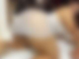 Live cam show with sara-tompsonn - Blackcock on Camsoda