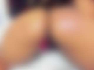 Live cam show with sara-tompsonn - Handjob on Camsoda