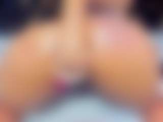 sara-tompsonn's Live Sex Cam Show