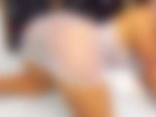 Live cam show with sara-tompsonn - Lovense on sexylive.show