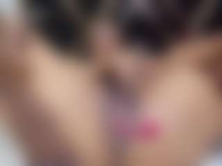 Live cam show with sara-tompsonn - Blowjob on Uber Horny