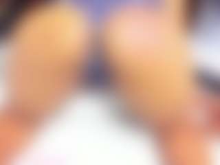 Live cam show with sara-tompsonn - Asshole on Gym Cam Girls