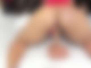 Live cam show with sara-tompsonn - Public on livesuperchat.net
