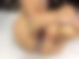 Live cam show with sara-tompsonn - Sexy on TeamSkeetLive