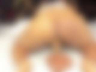 sara-tompsonn's Live Sex Cam Show