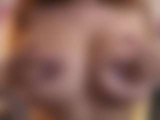 Live cam show with tracy-blair - Bedroom Ebony on AdultVida.com