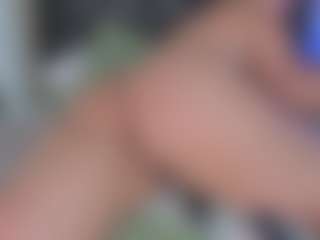 Live cam show with Franshesskaa - Squirt on SmokeAndPoke
